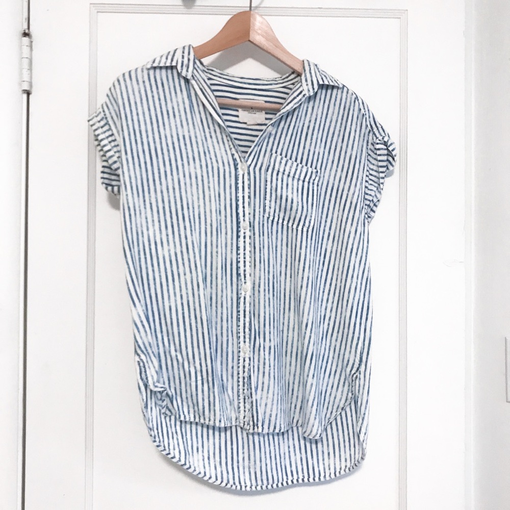 AEO Striped Button Down Short Sleeve Blue & White